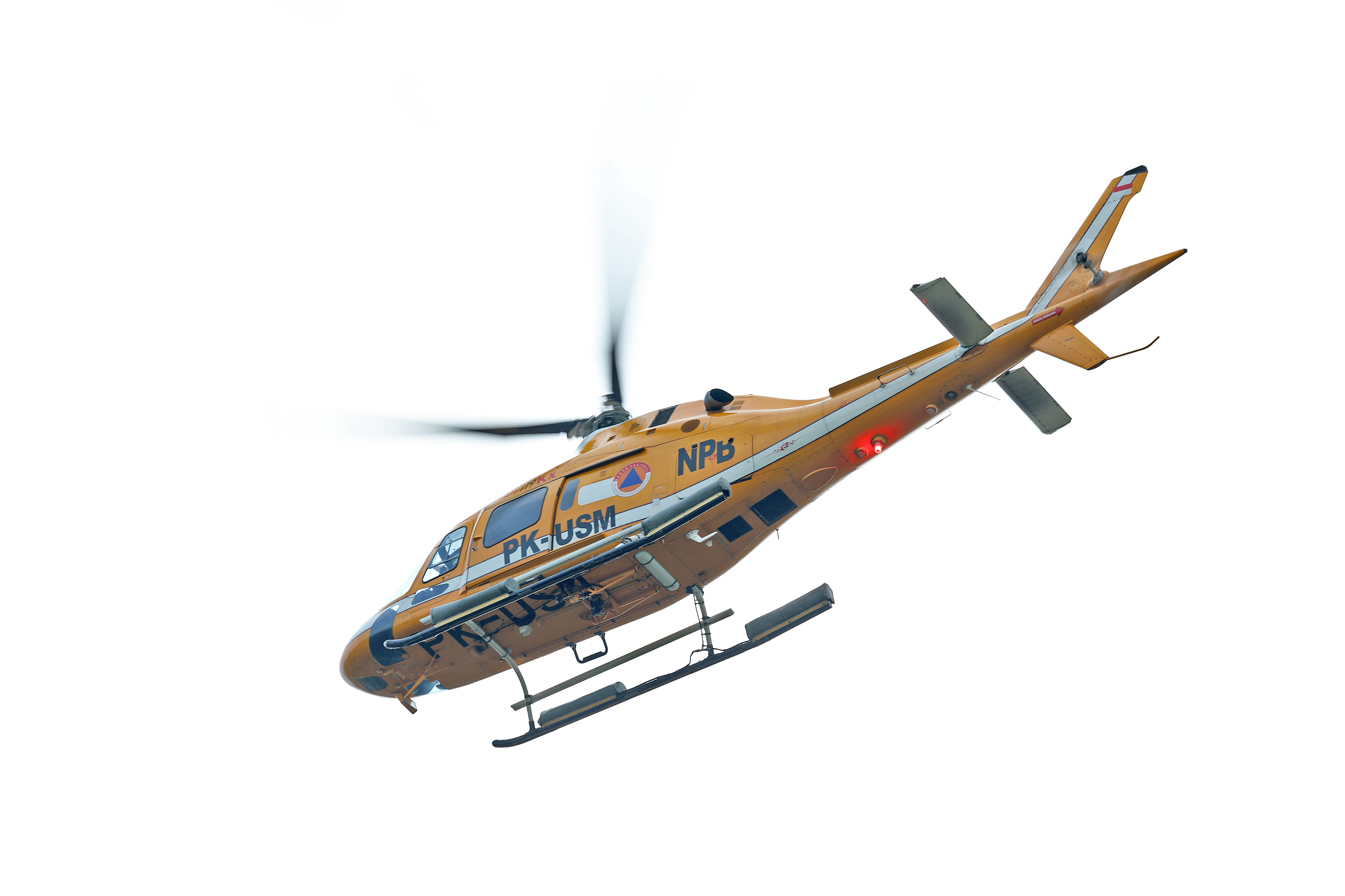 Helikopter BNPB bernomor PK - USM terbang dari Lanud Sadjad Ranai, Natun, menuju Pulau Serasan.